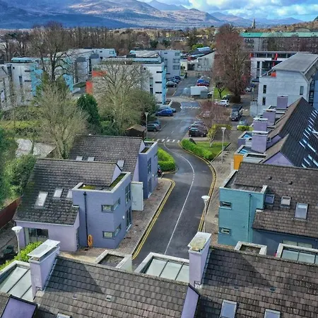 Avenue 10 Feriehus *