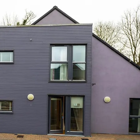 Avenue 10 בית נופש